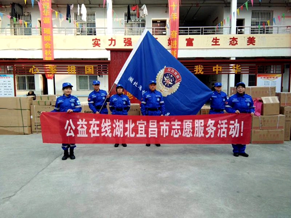关爱失能老人,情暖人暖心更暖