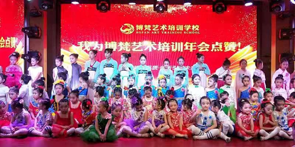 张岩一家亲让爱传承