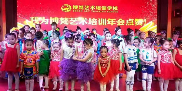 张岩一家亲让爱传承