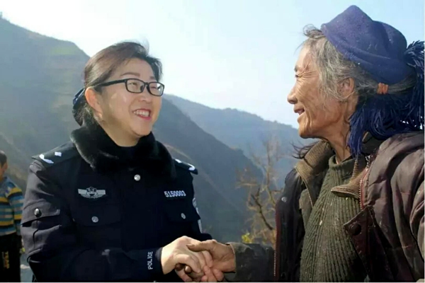 冬日送温暖 关怀暖人心