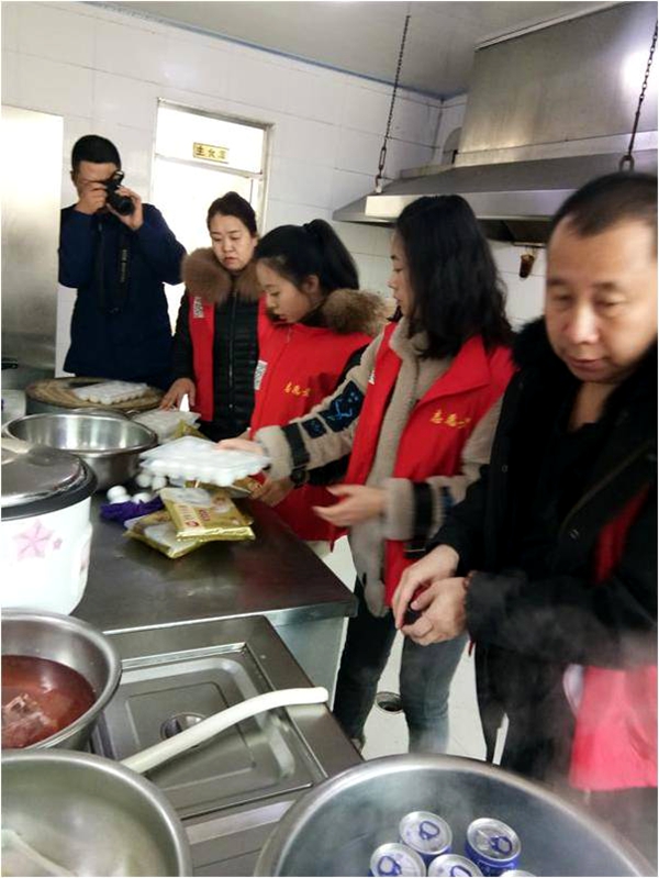 尚阳湖志愿者协会慰问消防官兵