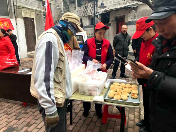 安徽蚌埠喻义巷社区开展新时代文明实践站 “学雷锋 见行动”主题活动