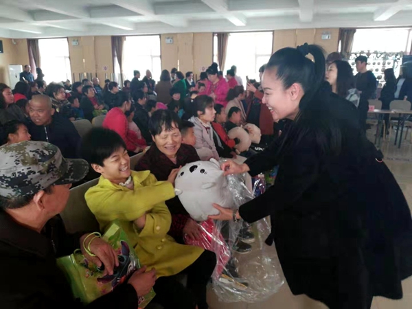 辽宁阜新助残志愿者协会成立 脑瘫儿童康复互助会