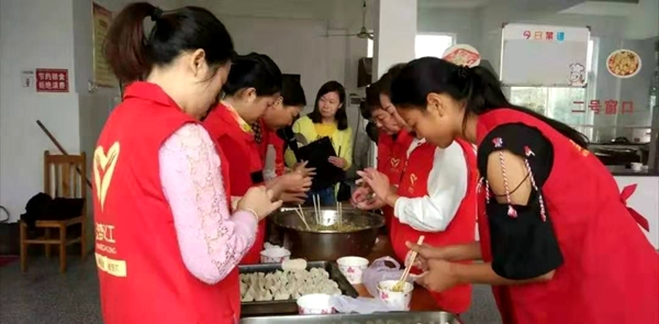 致敬!为公益无私奉献的姐妹们!