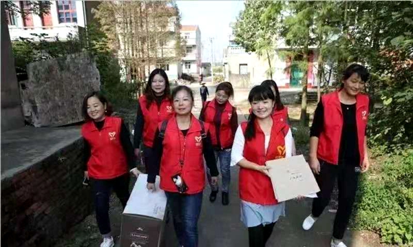 致敬!为公益无私奉献的姐妹们!