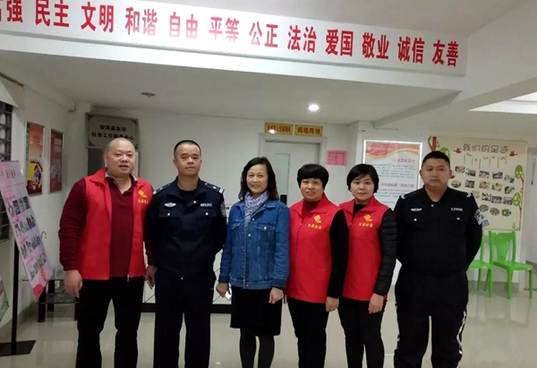 【友邻社工·文昌社工站】“弘扬雷锋精神 助力和谐文昌”现场办公志愿服务活动