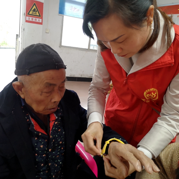 黄手环行动培训在公益在线湖南武冈站拉开序幕