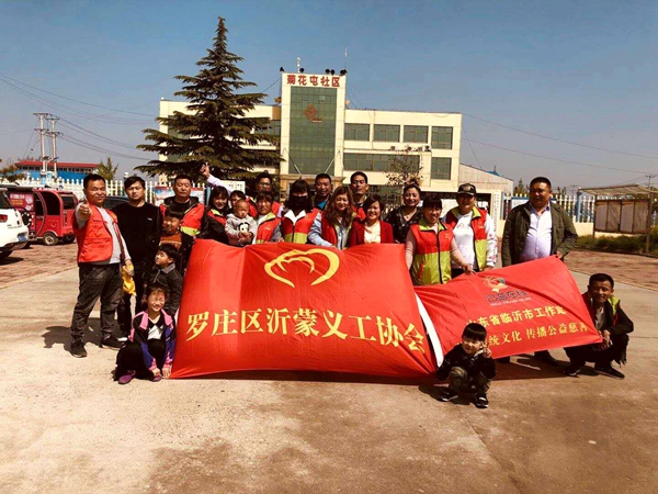 “爱在延续”走进困难家庭