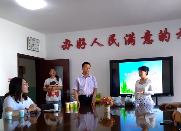 党建领航 温暖端午——友谊25#党委与武锐利心理工作室共同慰问困难学生