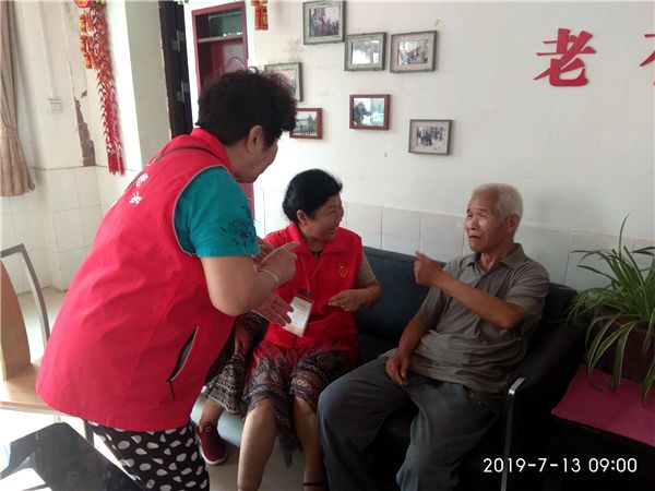 河南开封【手语工作室】 不是亲人胜似亲人 福利院聋人亲人多
