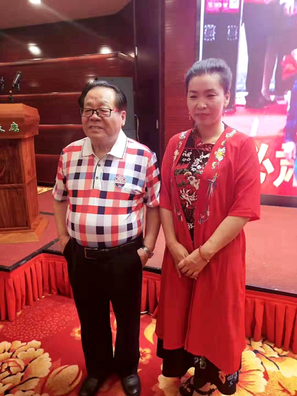 用笔墨尽显人生色彩的李秀华