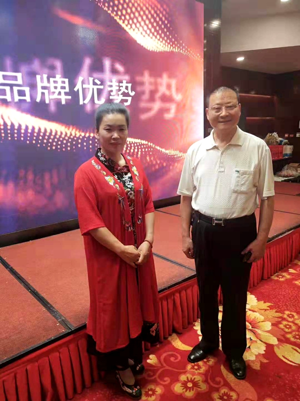 用笔墨尽显人生色彩的李秀华