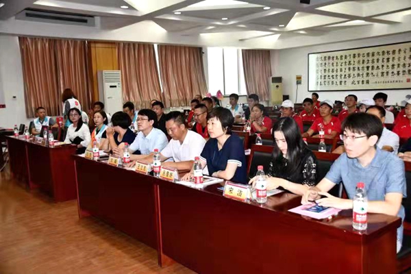 执着公益,天下有爱 ——徐水区“爱行天下”公益协会志愿服务分队成立暨无偿献血活动