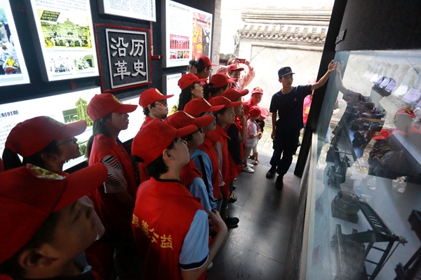 走进“火焰蓝”,学习“消防知识”