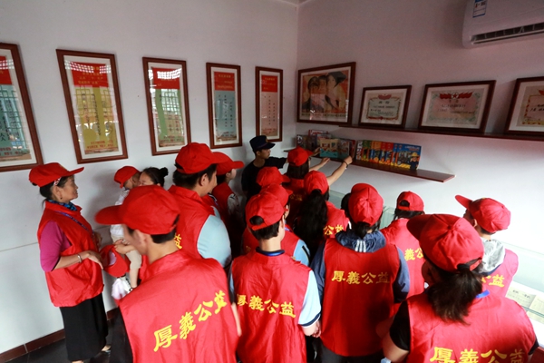 走进“火焰蓝”,学习“消防知识”