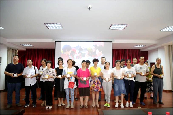 黄手环行动——靖江合作团队定位黄手环为需要的老人带去福音