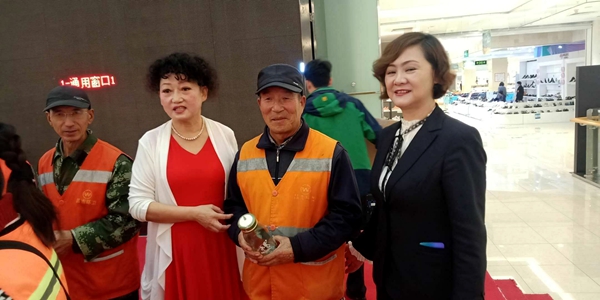 落实脱贫攻坚——张岩一家亲爱心团队长期关爱弱势群体