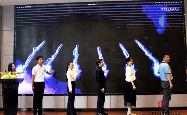 陕西省大学生高校公益组织开展“情牵西部,美好童年”主题公益活动