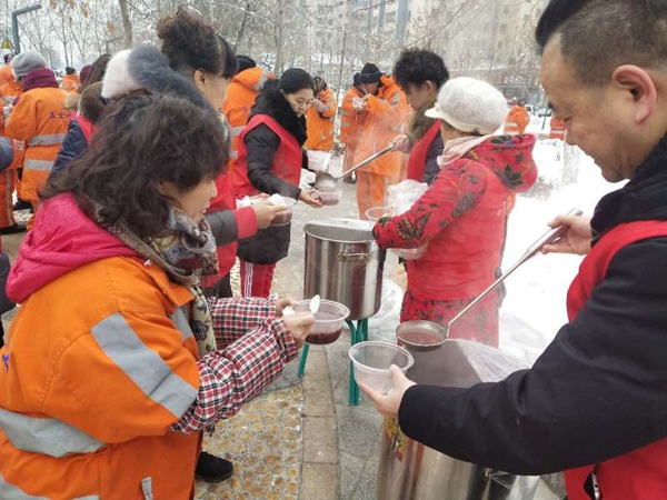 张岩一家亲新年第一暖心粥