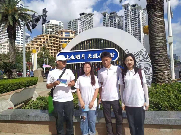 点赞!三亚国际文博会志愿者抢救晕厥老人