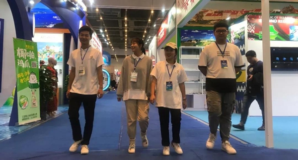 总有那么一群人,为文博会奉献青春力量