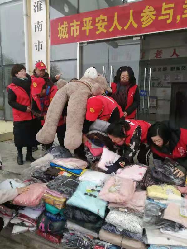淮南市义工联合会慰问淮南市社会福利院儿童