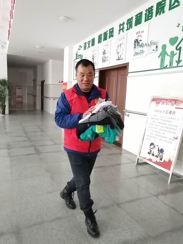 淮南市义工联合会慰问淮南市社会福利院儿童