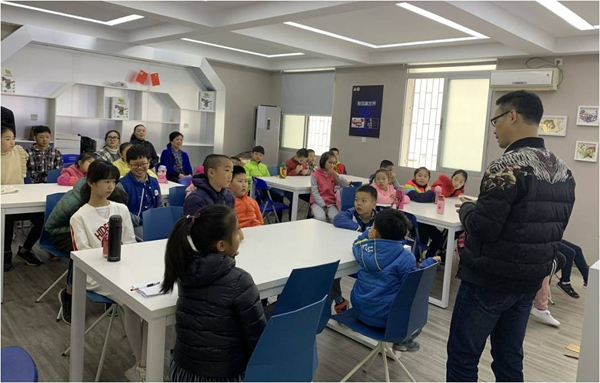 弘扬工匠精神,传承红色基因——霞溪社区榫卯红船体验活动