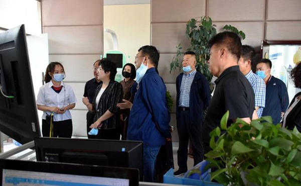 包头市民政局局长刘丽萍一行莅临包头市12349