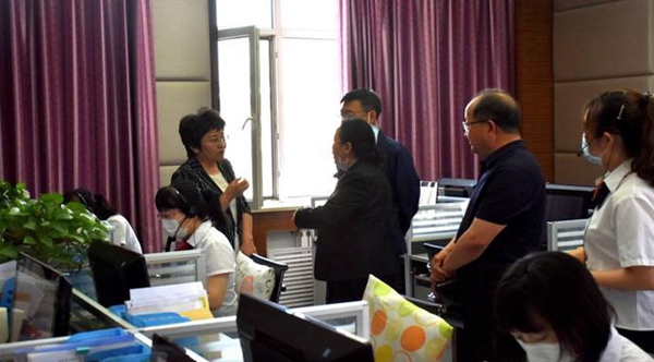 包头市民政局局长刘丽萍一行莅临包头市12349