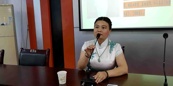 付冬梅专家为城固五中做女生青春期心理辅导